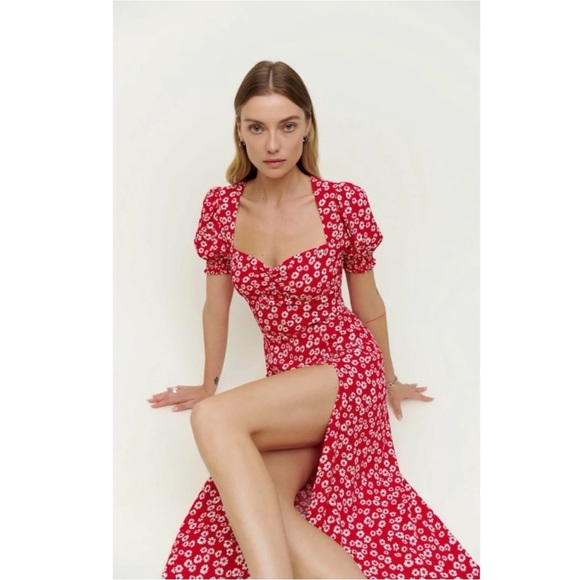 Reformation Lacey Smocked Sleeve Dress in Jenna Red Floral Size 4 - Picture 11 of 11